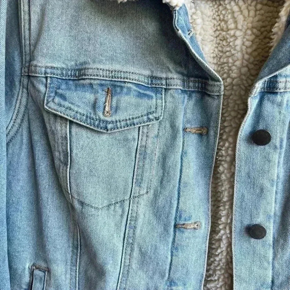 Universal Thread Denim Jacket - Large - Picture 4 of 6